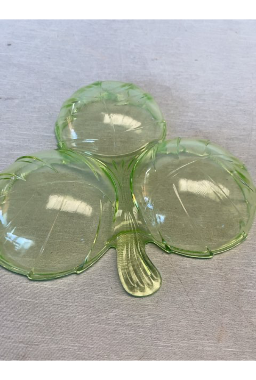 Uranium glas trekløver